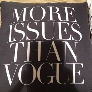 Fashionable throw pillows